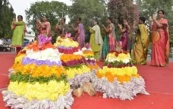 Telangana CM greets people on Bathukamma festival